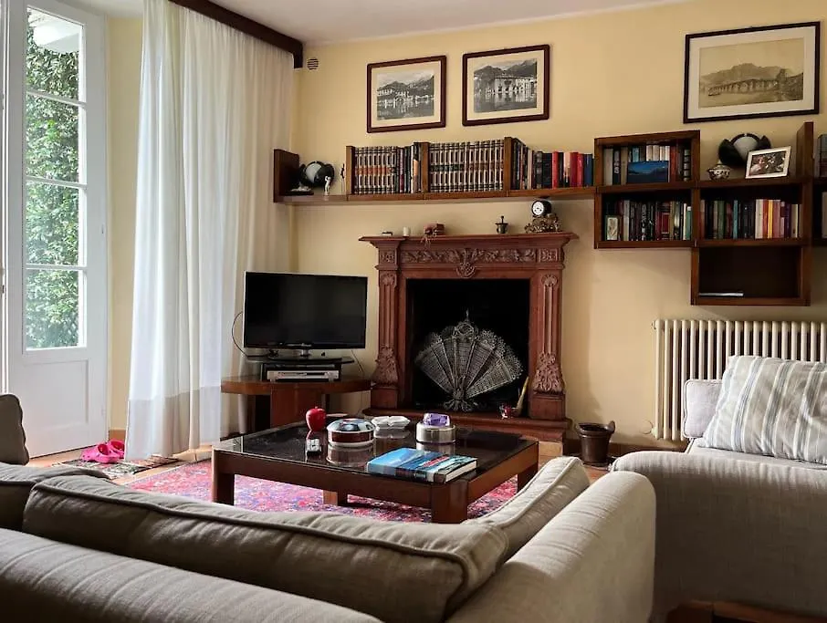 Casa Gelsomino -Casa With Garden, Near The Lake Mandello del Lario Italy