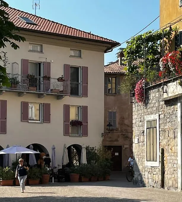 Casa Gelsomino -Casa With Garden, Near The Lake Mandello del Lario